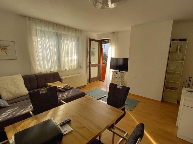 Objektbild: Gemütliche 2-Zimmer-Wohnung (Hochparterre) mit Balkon und Carport in sehr guter Lage im Feldbacher Zentrum