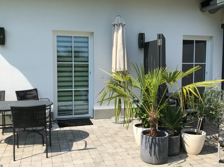Objektbild: Wohnen mit Panoramablick - ca. 45 m² 2-Zimmer-Wohnung - gemütlich, komfortabel, möbliert – Terrasse und Garten