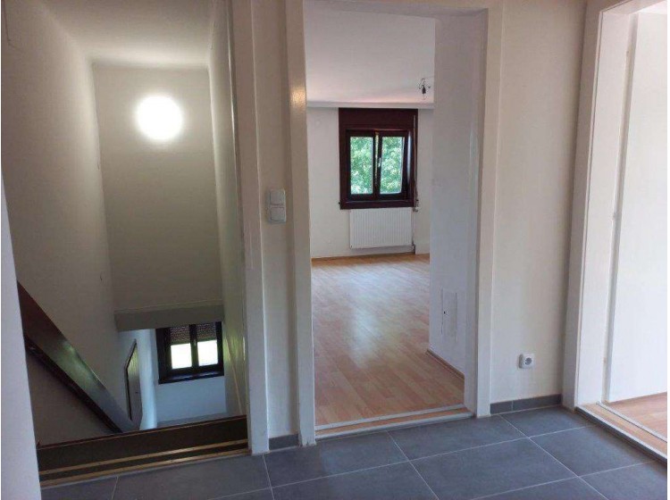 Objektbild: 3-Zimmer-Wohnung zum Erstbezug nach Komplettrenovierung in zentraler Lage - ca. 75,15 m² Wohnfläche!