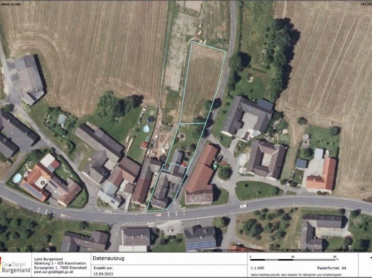 Objektbild: Dreikanthof mit großzügigen Nebengebäuden und Grund im kleinen Ortsverband