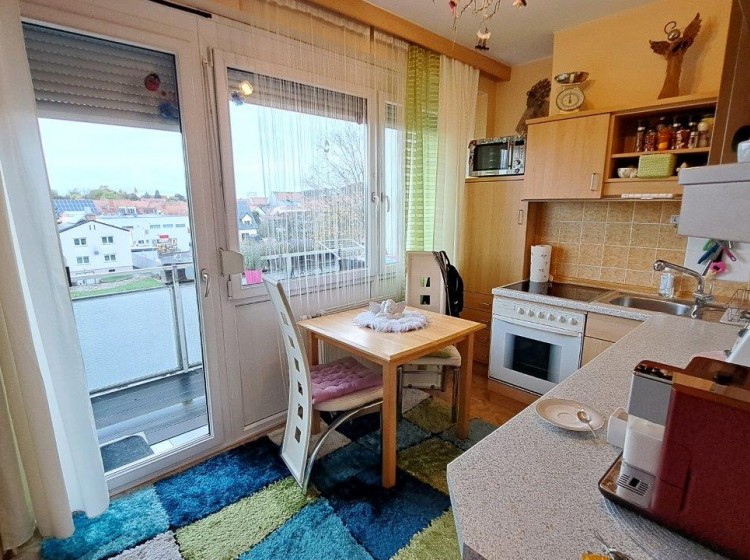 Objektfoto: Interessant für Anleger oder den Eigenbedarf - kleine Wohnung mit Balkon in zentraler Lage