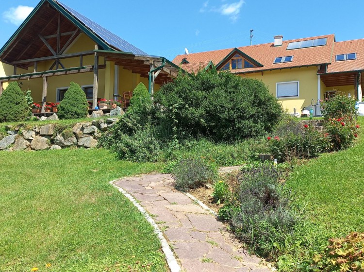 Objektbild: Apfeldorf Kukmirn - großzügiges Mehrfamilienhaus samt Direktvermarktungs-Genussladen