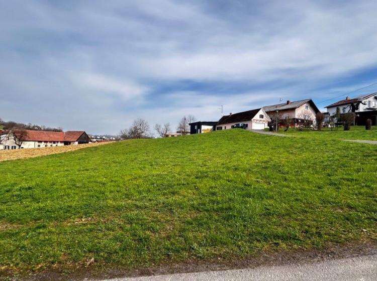 Objektfoto: Sonniges Baugrundstück in Mühldorf bei Feldbach